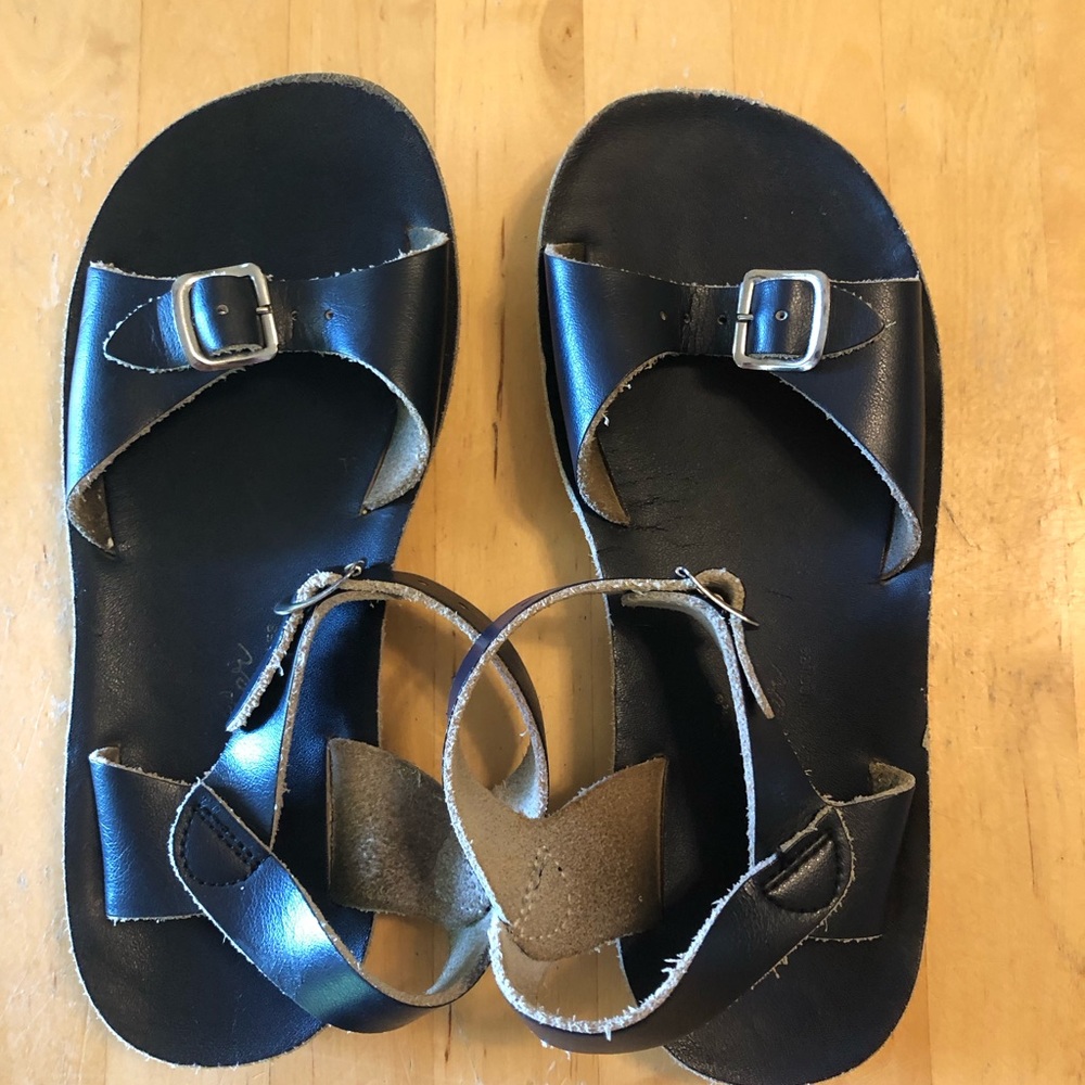 Girls Size 1 Navy Saltwater Sandals by Hoy